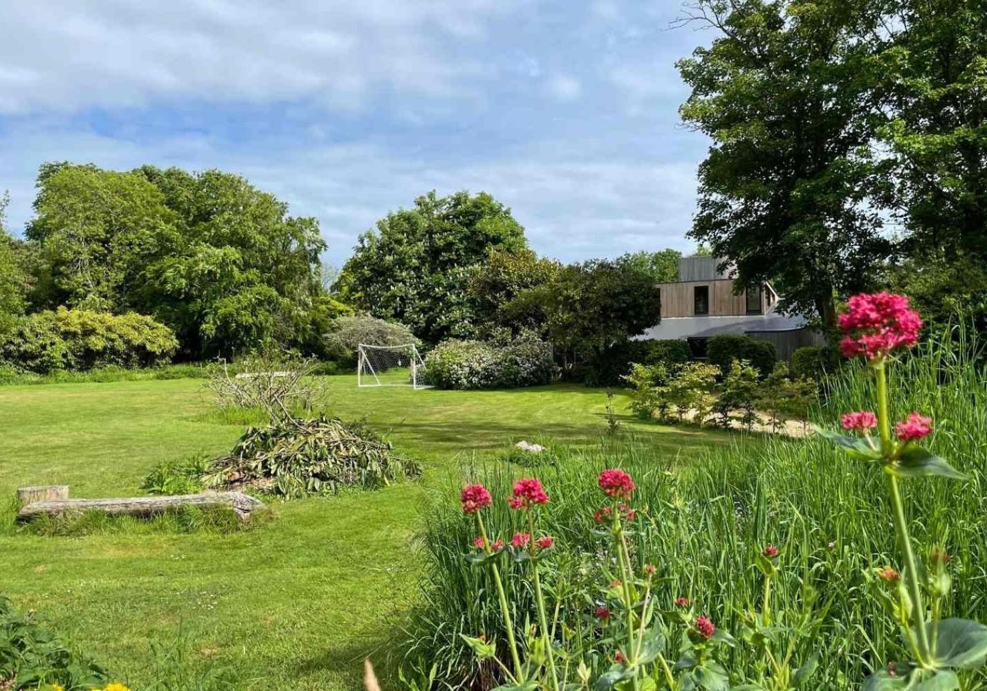 Unique & Rural Child Friendly Annexe With Large Gardens, Games & Tennis Court - Chichester Holiday Properties Exterior photo