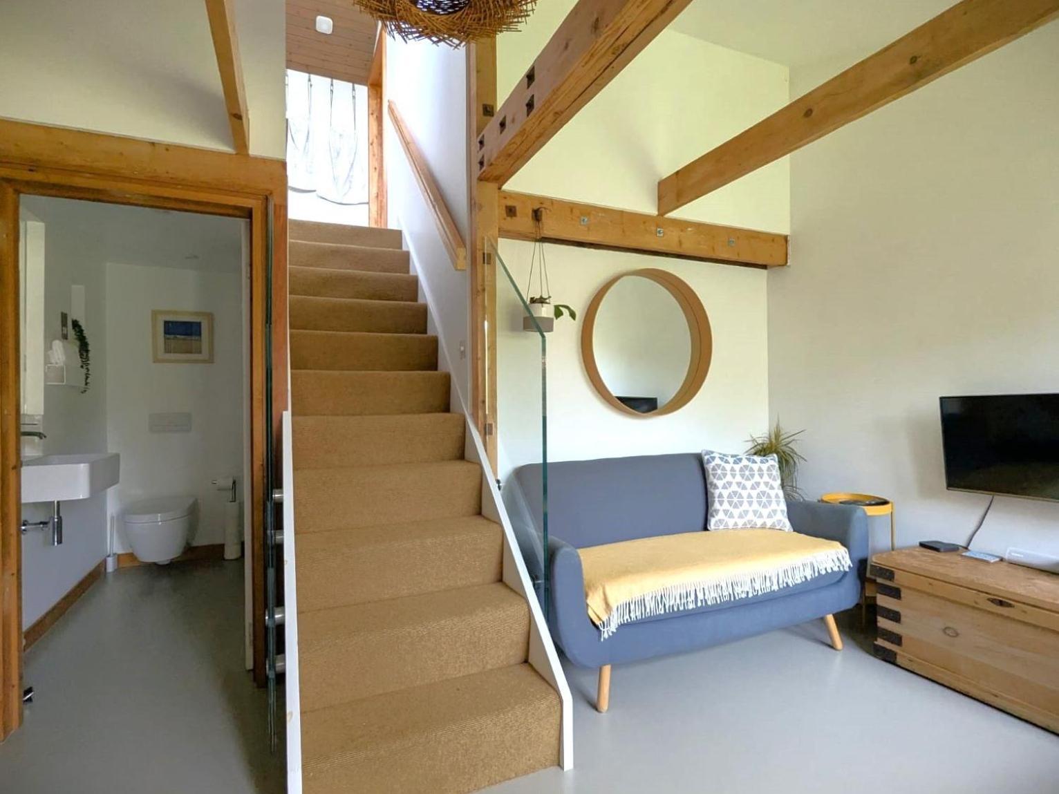 Unique & Rural Child Friendly Annexe With Large Gardens, Games & Tennis Court - Chichester Holiday Properties Exterior photo